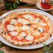 （トマトソース・モッツァレラチーズ・バジル）