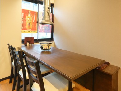 5〜7名まで座れるテーブルがあるので、宴会にも最適