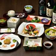 料理仕出し店「住文」として創業し、戦後に「料理旅館」となり、1983年には長浜初のホテルとして新たなステージへ。2000年より現在の「北ビワコホテルグラツィエ」へと改名し、料理自慢の宿として親しまれています。