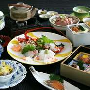 「少しずついろいろな味わいを楽しみたい」という女性に好評の『彩美味懐石』  季節感あふれる華やかな先付からスタートし、近江牛も楽しめます。お酒を飲みながらゆっくり食事をしたい方にも人気です。