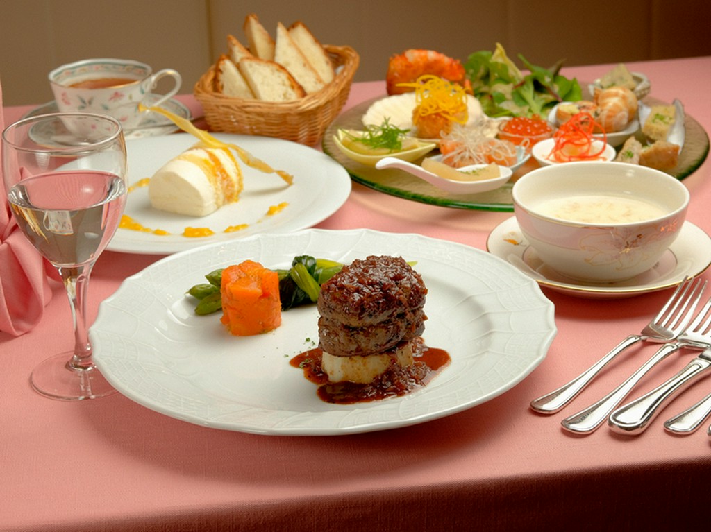 大切な人との時間を彩る。旬の食材を使用したフランス料理