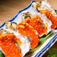 牡蠣の濃厚でクリーミーな味わいに、イクラのプチプチとした食感、そしてウニの滑らかな口どけが一体となり、芳醇なハーモニーを奏でてくれます。盛り合わせから単品、コースで堪能。
