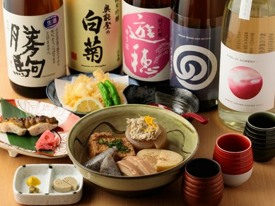 独自のコネクションから、希少な日本酒を入荷。お店で堪能できる