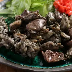 黒く燻されているのが美味しさの秘密『よき良焼き（大）』