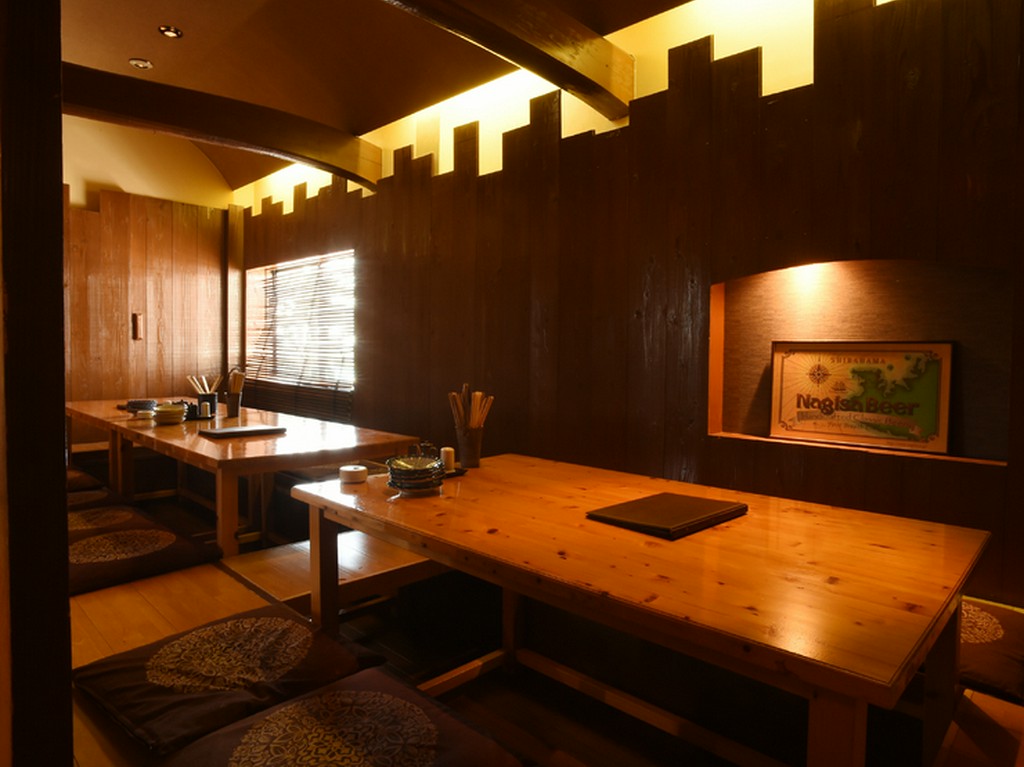 広い座敷席があり、各種宴会に対応。コースは3000円～ご用意