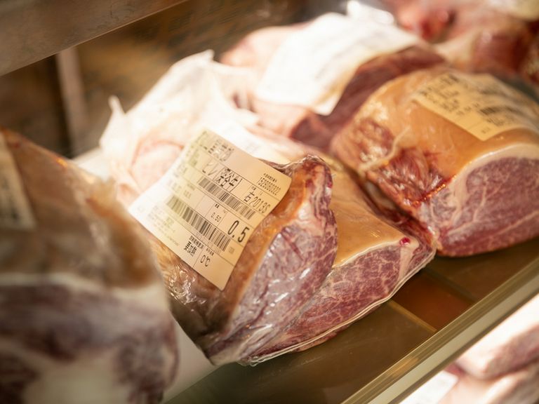 きめ細かく、濃い味わいの「深谷牛」。お店でぜひ堪能あれ