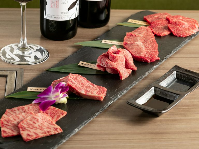 きめ細かく、濃い味わいの「深谷牛」。お店でぜひ堪能あれ