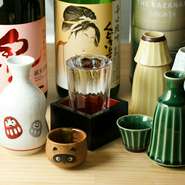 日本酒は約20種類の銘柄を幅広く取り揃えています。常時入れ替えているので、いつも新しい味わいが楽しめます。女性好みのスッキリした味から、本格的な純米辛口まで。冷酒が中心ですが、お燗も可能です。