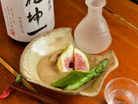 甘みと塩味の新鮮なバランスが絶妙!旬の味わい『いちじくとアスパラの胡麻味噌かけ』