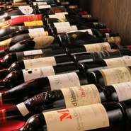 フランスワインをメインにお気軽に楽しめるワインを多数ご用意しております。グラス・ボトルともにいろいろ楽しめます。