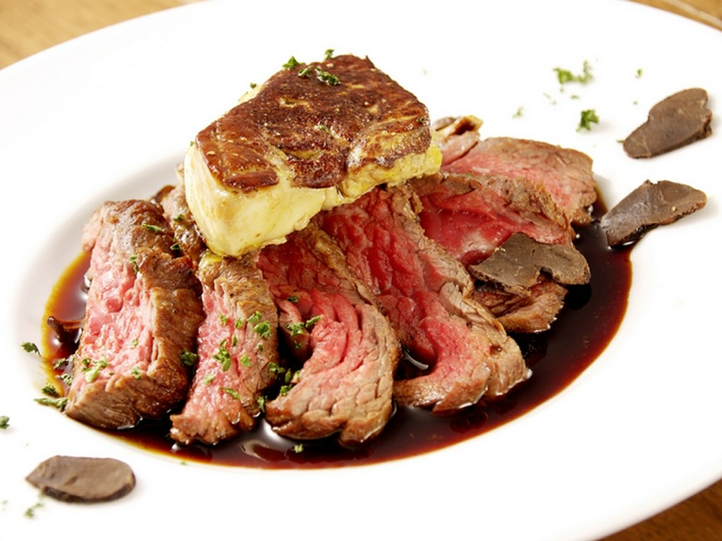 牛肉とフォアグラのロッシーニ