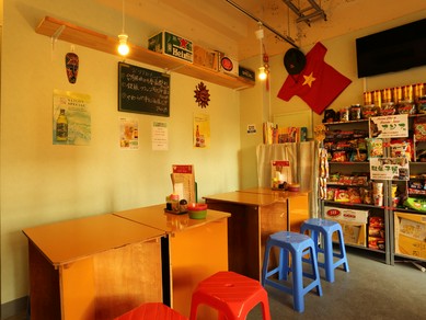 行ったことがなくても本場らしさを感じる、雰囲気たっぷりの店