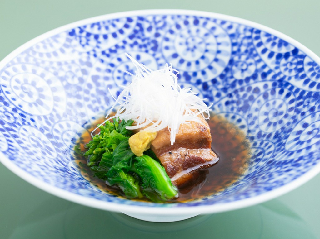 日本料理店ならではのきれいな味わいにうなる。名作『豚角煮』
