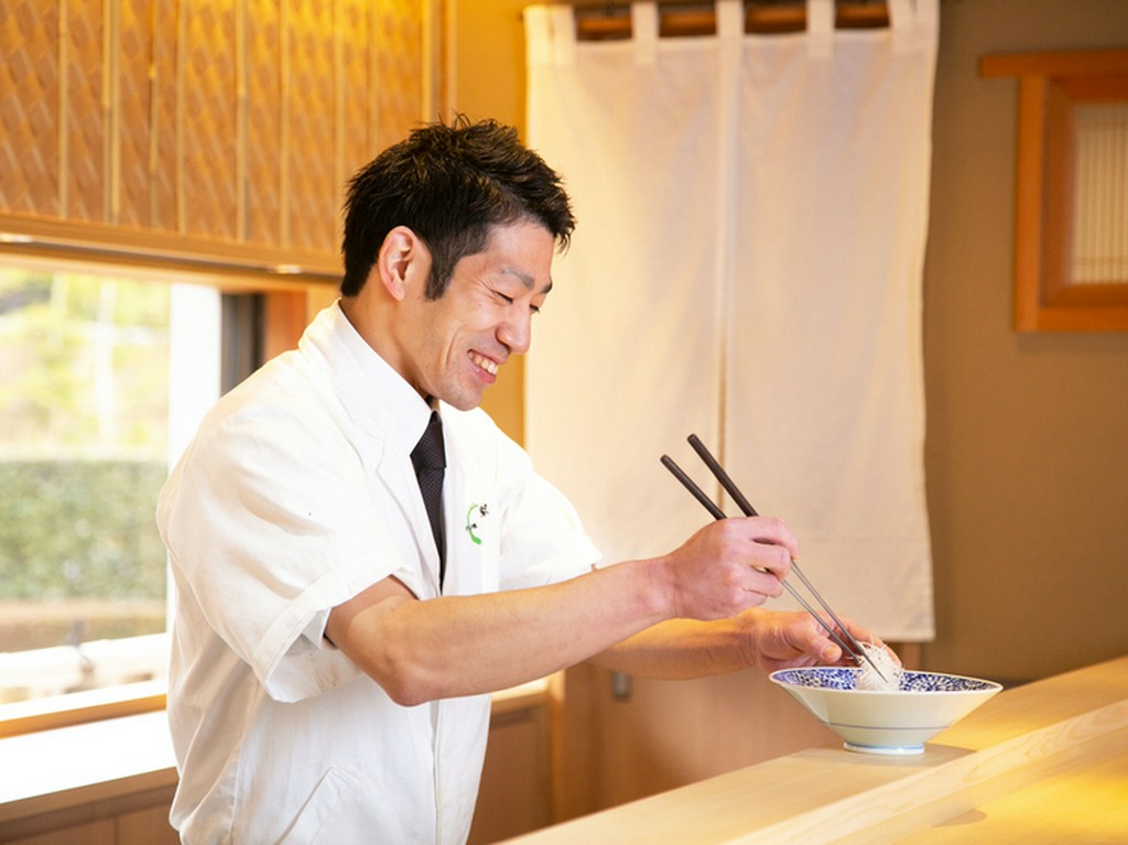 落ち着いてくつろげ、笑顔になっていただけるもてなしに努める