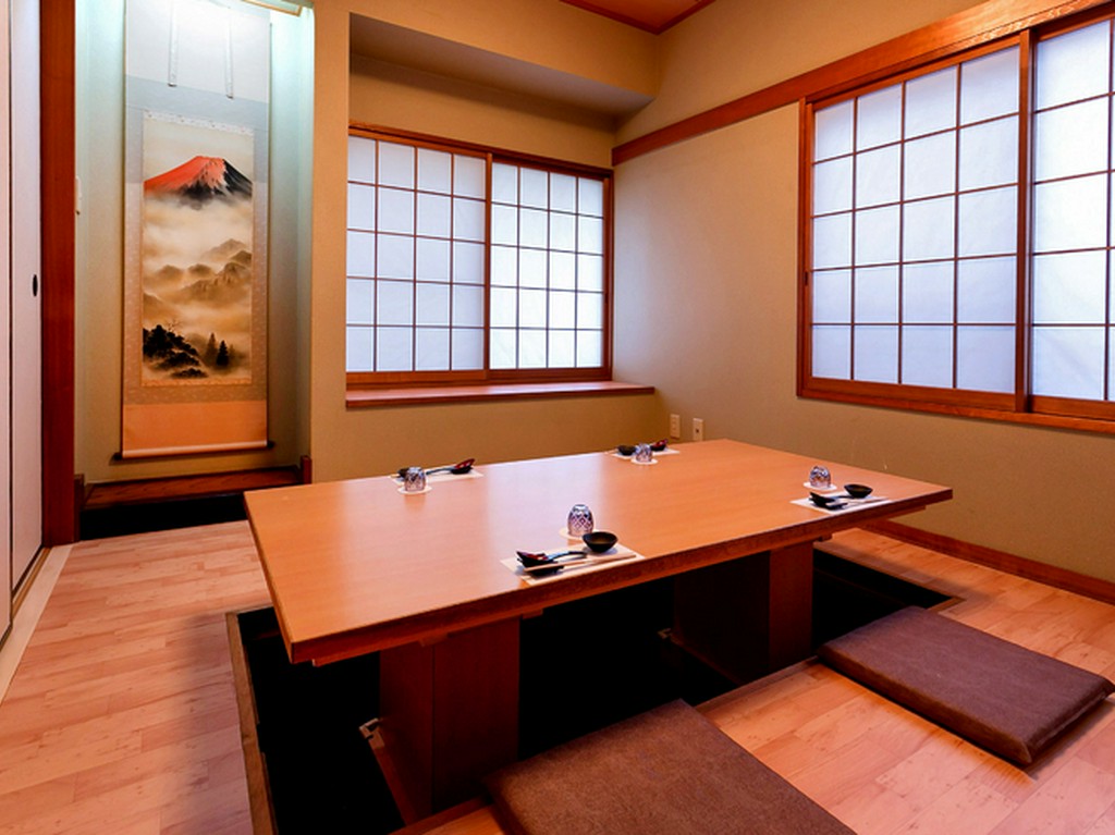 朗らかに語り合えそうな、和の完全個室で四季の料理を味わう