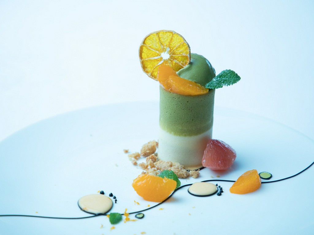 冬の定番、こたつとみかんをイメージした『お茶と柑橘のデセール』