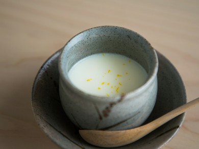 おまかせの最初に登場する、挨拶代わりの『茶碗蒸し』