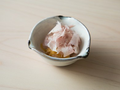 阿蘇の卵の卵黄を、水分を飛ばし味を凝縮させた『卵かけご飯』