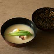 じっくりと炭火で焼き上げた『トラフグの白子の白味噌仕立て』