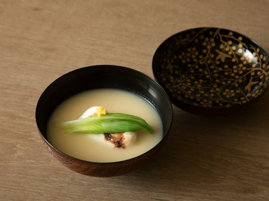 じっくりと炭火で焼き上げた『トラフグの白子の白味噌仕立て』