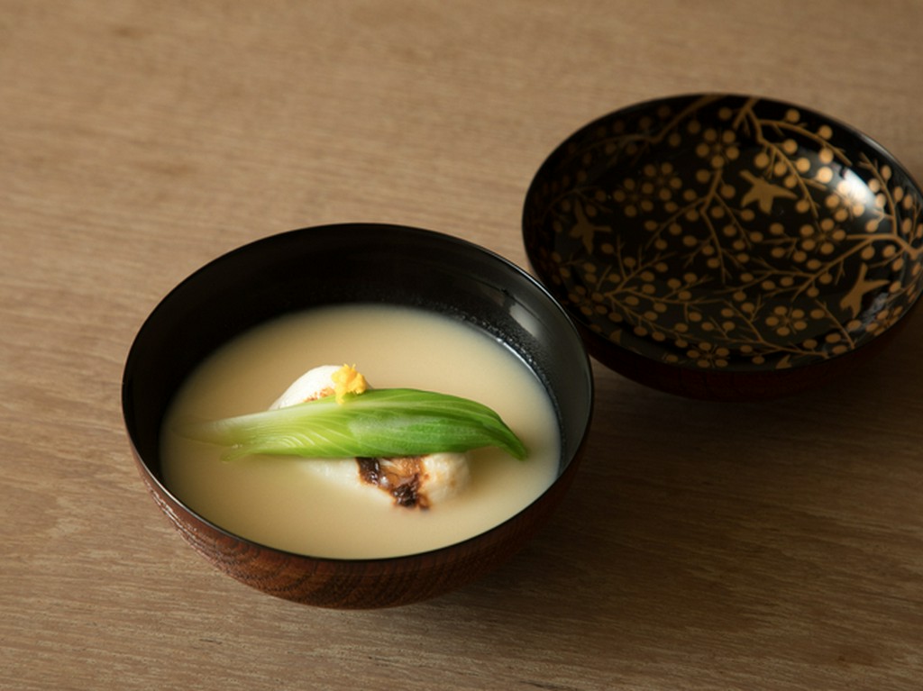 天然トラフグの白子を京都の白味噌で仕立てた『椀』