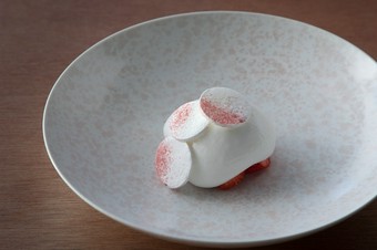 吉武氏と同郷のパティシエールがつくる『苺 Fraise』