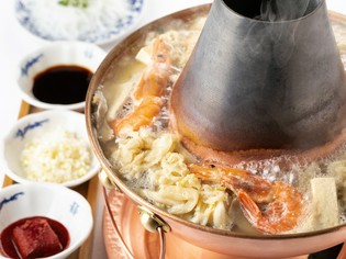 1月～3月中旬までの冬季限定で提供する『酸菜火鍋』