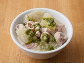 居酒屋メニューの定番を、いつもと違うテイストで。『名物！　イタリアンなもつ煮込み』