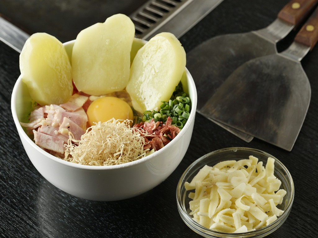 ホクホクのジャガイモがごろりと入った『SHIーEN　スペシャル天』