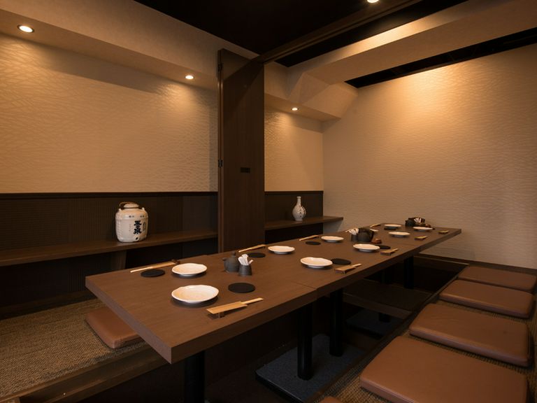 上質なひとときを演出する、洗練された寛ぎの空間