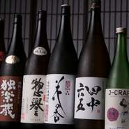 厳選された全国各地の日本酒や焼酎をはじめ、上質なワインも