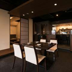 居心地の良い空間で過ごす、二人の優美なひととき