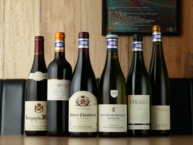 40種類ほどのリストやペアリングコースで、ワインを嗜む大人の贅