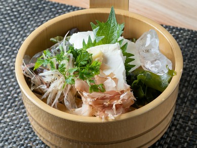 涼しい夏メニュー満載！さっぱり濃厚てづくり豆腐、〆は冷たい麺