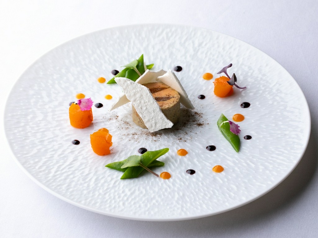 フォアグラとあんぽ柿のトーション仕立て