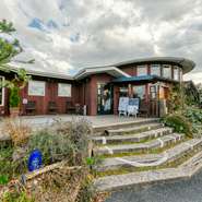 不定期でコラボレーションイベントやライブなども実施。大規模なマルシェなど、いつもとはひと味違った【What's The Life Style】を、楽しんでみませんか。