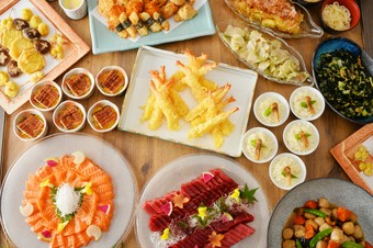 本鮪＆サーモン食べ放題+New Yearおばんざいランチブッフェ 限定開催　2026年 1/10（土）～12日（祝）