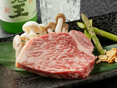 肉汁があふれ出す分厚い肉に舌鼓『サーロイン（約150g）』