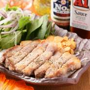 「みや豚」や「調味料」など、こだわりの沖縄県産食材を提供