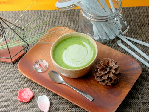 その場で点てた宇治抹茶に牛乳を加えた、まろやかな『抹茶ラテ』