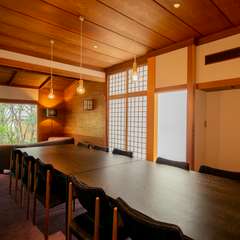 接待などのおもてなしに使いたい、洗練された個室が2部屋