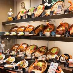 ショーウィンドウのディスプレイに、大人も子どももワクワク！