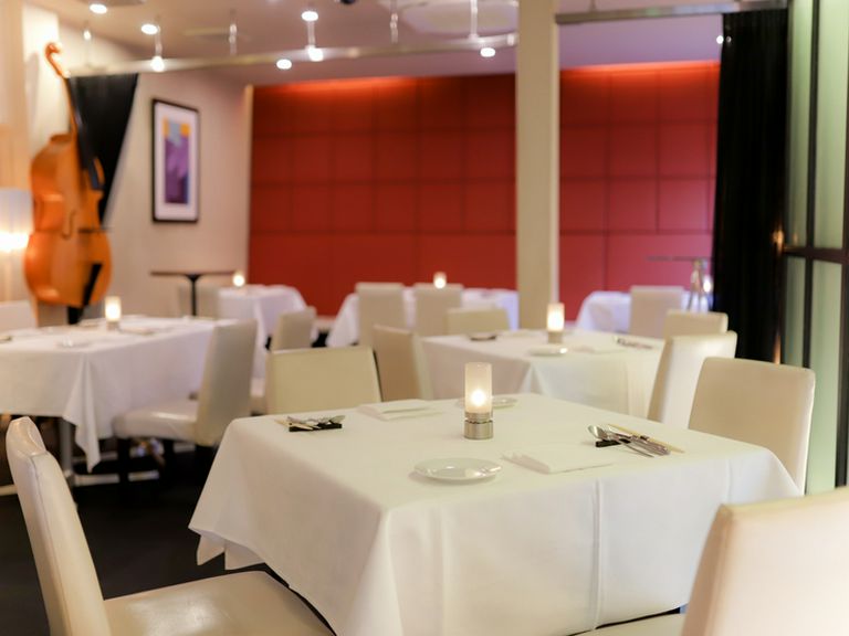 ラグジュアリーな空間と『アニバーサリープラン』で素敵なお祝い