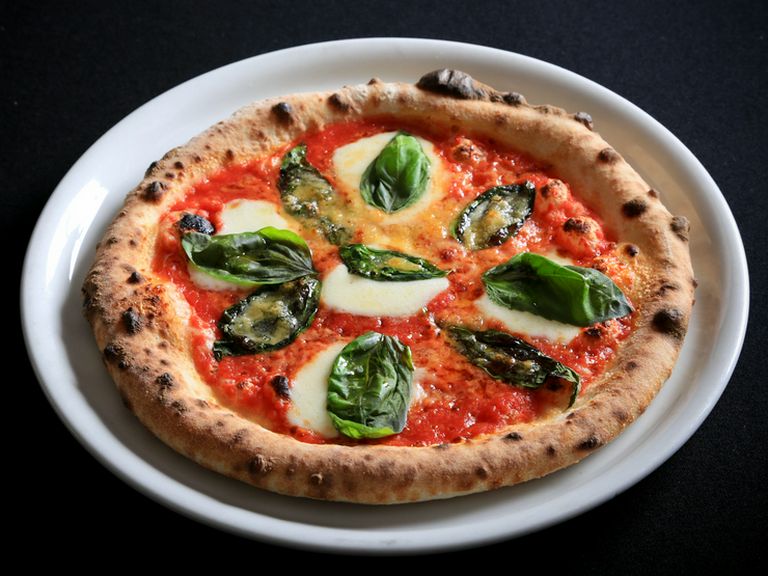 サクッと軽いナポリピッツァ『マルゲリータ』