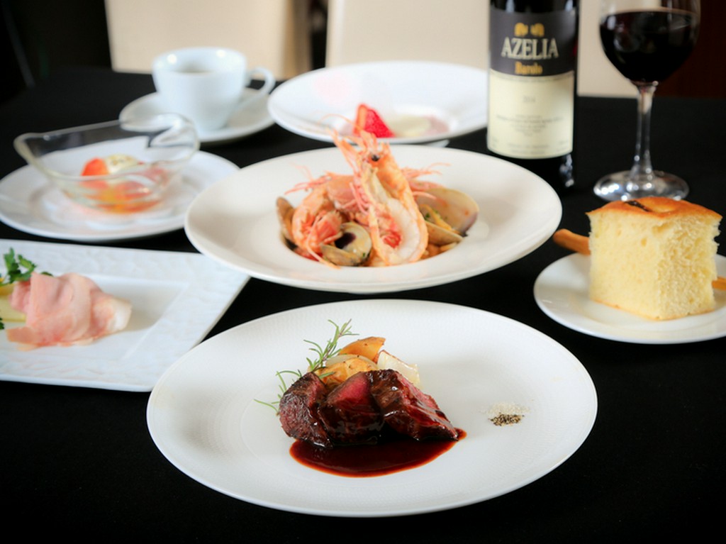 四季折々、季節を五感に訴える『ディナーコース』