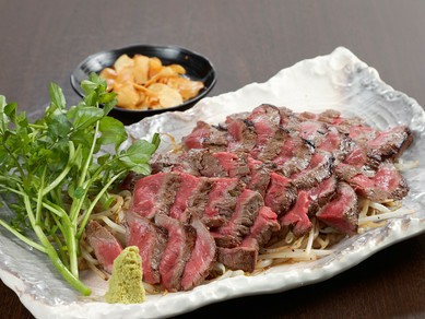 肉の旨味を存分に味わえる『ポンドUPステーキ』