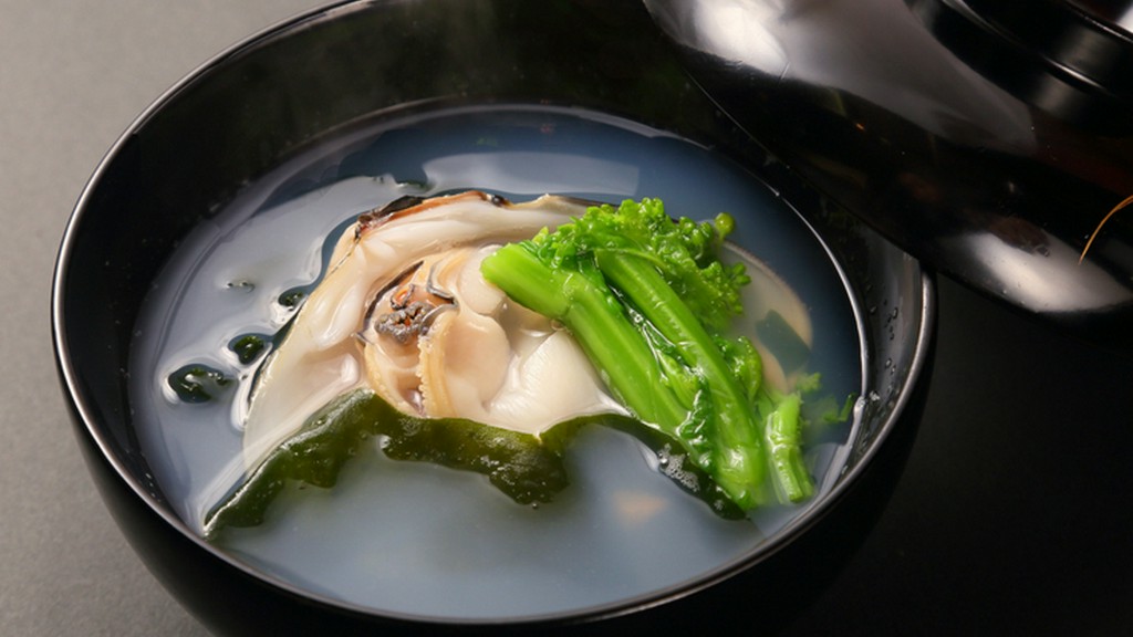 四季折々の恵みが感じられる食材を、料理人自ら吟味