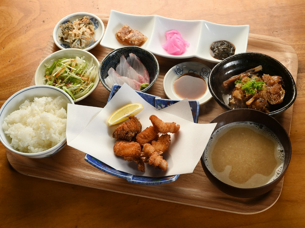 ことなる料理で、それぞれの味わいを楽しめる『天然くえのぜいたくランチ』