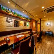 素材の魅力をシンプルに味わう薪窯料理に自然派ワインを合わせれば、体にいい素材でパワーチャージができそうです。お好みの席を予約して、心躍る女子会を【La cielo】で。