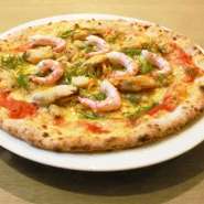 海鮮が沢山乗ったトマトベースのpizza！